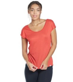 Marika Nadine Yoga Tee
