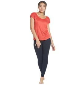 Marika Nadine Yoga Tee -Marika 1744869261347 poinsettia 4a 1