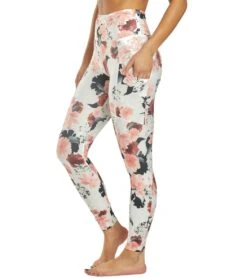 Marika Misty Yoga Leggings -Marika 4321926217771 photorealfloralberry 5a