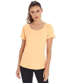 Marika Ariel Yoga Tee -Marika 4321927102507 canteloupe 1a