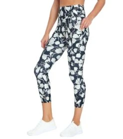 Marika Haven High Waisted Yoga Capris -Marika 4321927233579 magnioliaillustration 3a
