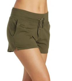 Marika Mona Short -Marika 6782396104747 grapeleaf 2a