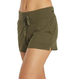 Marika Mona Short -Marika 6782396104747 grapeleaf 5a